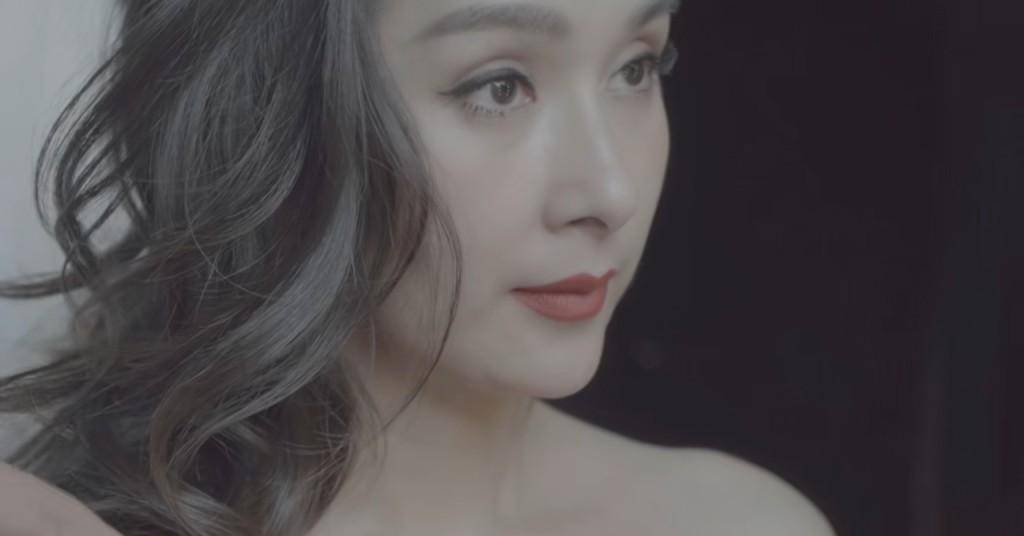 50岁杨恭如罕晒近照颜值飙升!生活无忧与前情敌毛玉萍形强烈对比