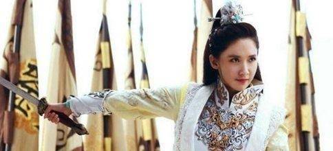她是赵云的女人,是五虎上将的妹妹,有一身的好武艺,少见的女将
