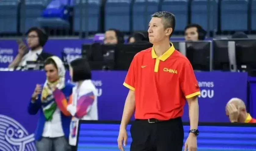 三细节完胜杜锋 上任首要任务清洗广东帮_主教练_球员_训练