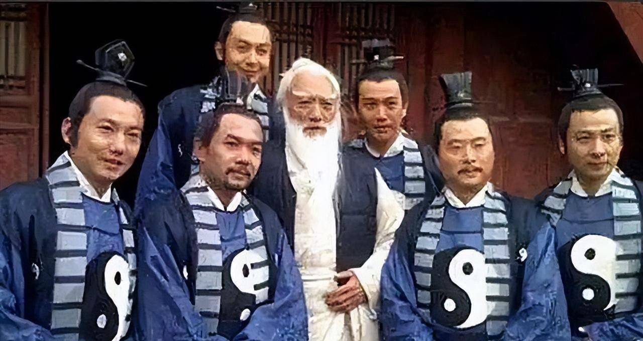 张三丰为啥单身百年不娶妻?把七个徒弟的名字连起来读,就明白了