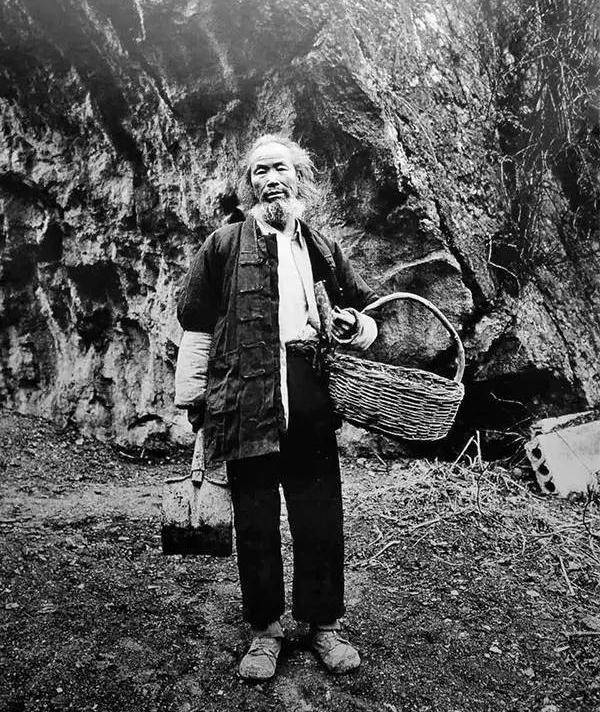 直击终南山的隐者:在等客人到来的尼姑,103岁的修行者