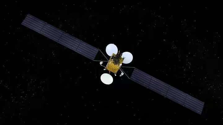一年半爬升3.6万公里,美军跟踪俩月多,我国这颗卫星刚定点成功