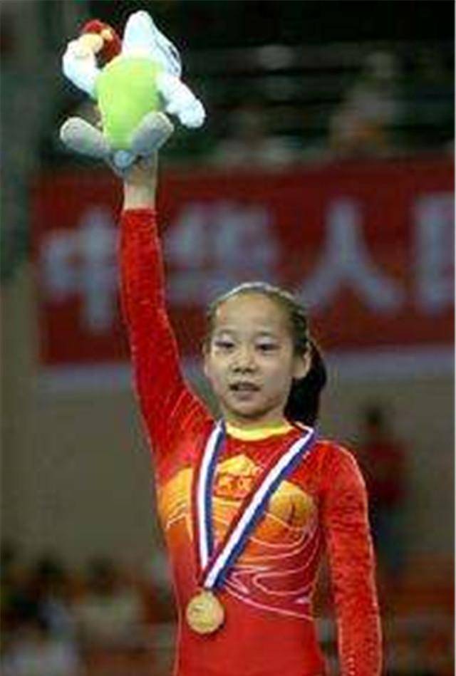 我国最矮奥运选手,连获2届奥运冠军,退役后北大深造,出国留学_邓琳琳