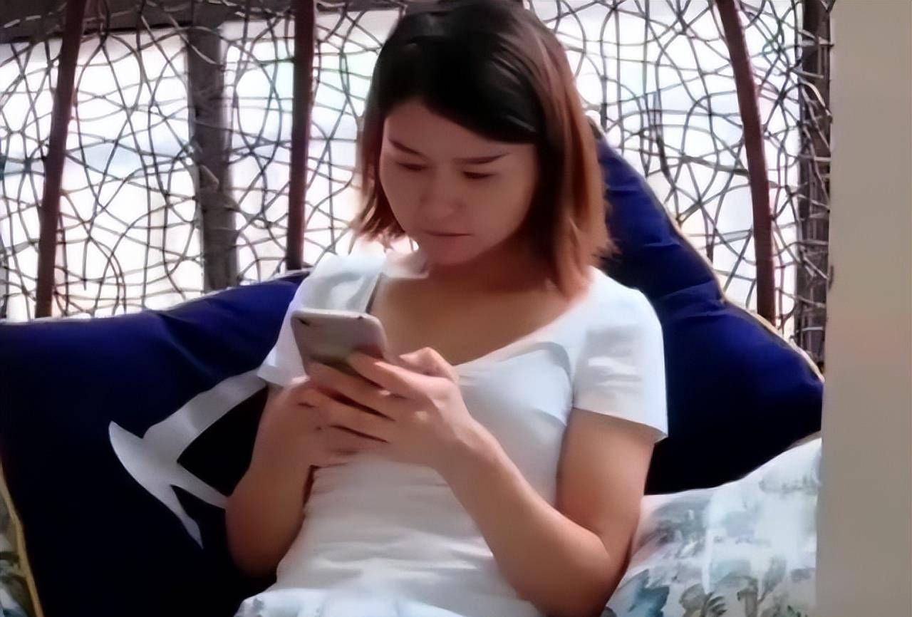 广东一痴情女子工厂门口卑微求复合,苦等数日,男友都没出现