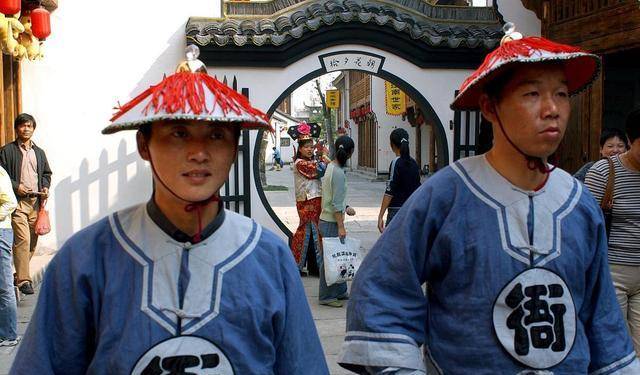 古代女囚流放,往返数千里有去无回,为什么衙役们还抢着押送