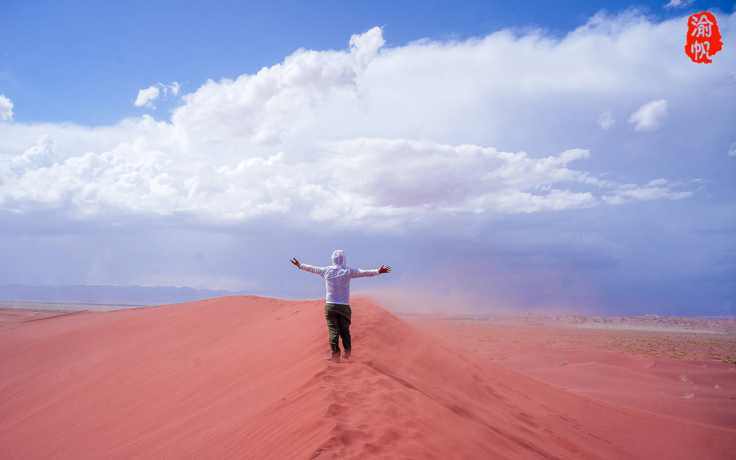 独家揭秘:中国唯一红沙漠,古丝绸之路上的重要节点,未来必火