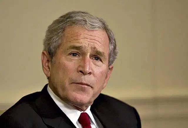 13年小布什在被推入手术室前,向妻子忏悔:我曾对赖斯有过感觉_美国