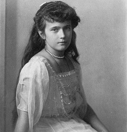 1918年,末代沙皇一家惨遭灭门,沙皇的小女儿是否真的侥幸逃生?