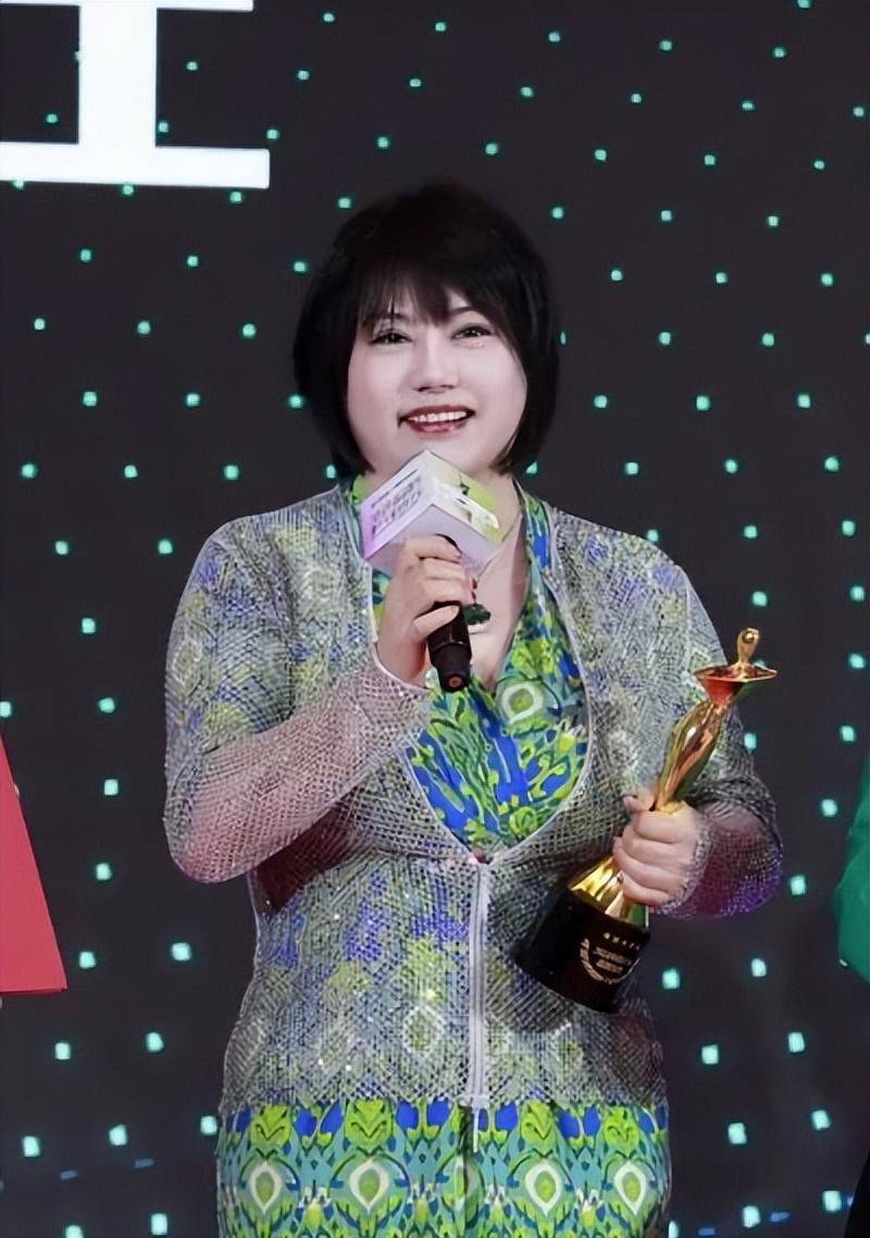 2024中国十大品牌女性 | 王雪莲:创新先行,"丽智"标兵