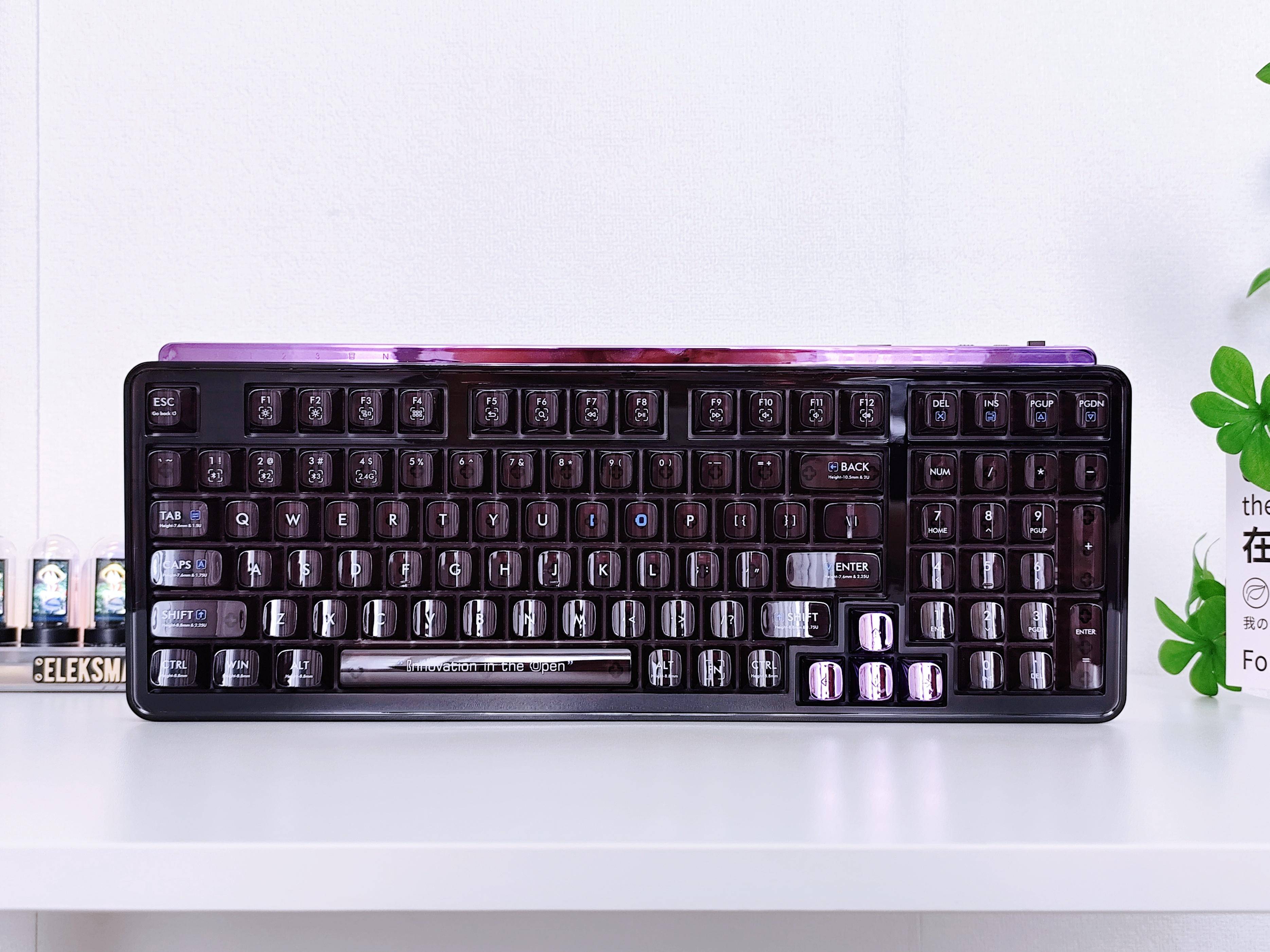 晶体键帽加持,颜值高,手感爽,米物客制化机械键盘blackio 98