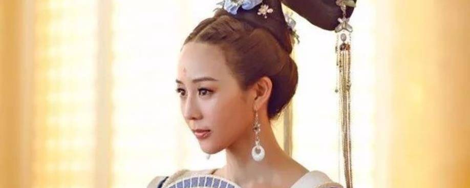 崔简听说之后立刻跑到王府去找滕王请罪,可谁知李元婴自觉羞愧不已