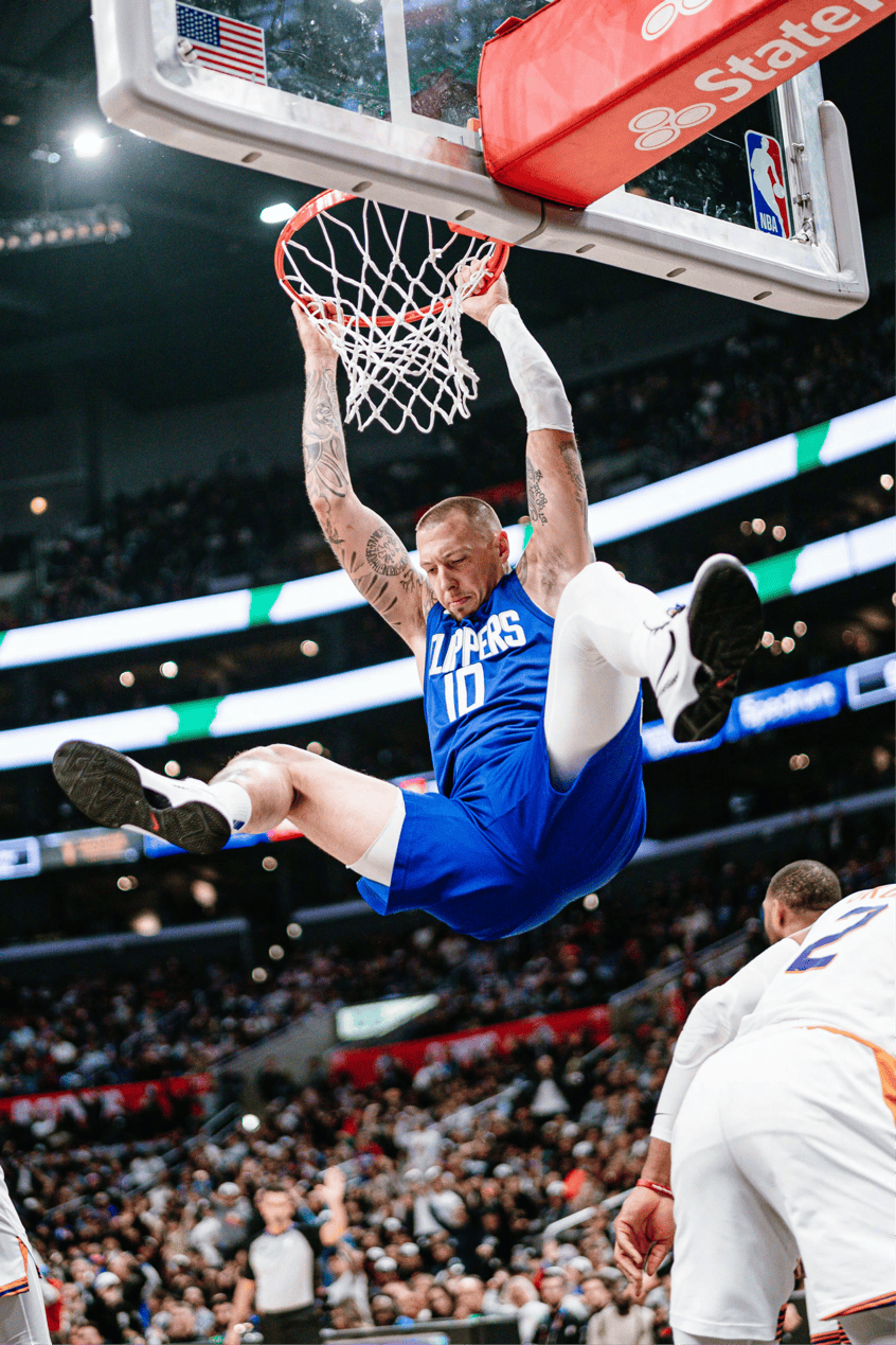 场均19分11板2帽!快船首轮抢人了,恭喜哈登,25岁的卡佩拉来了