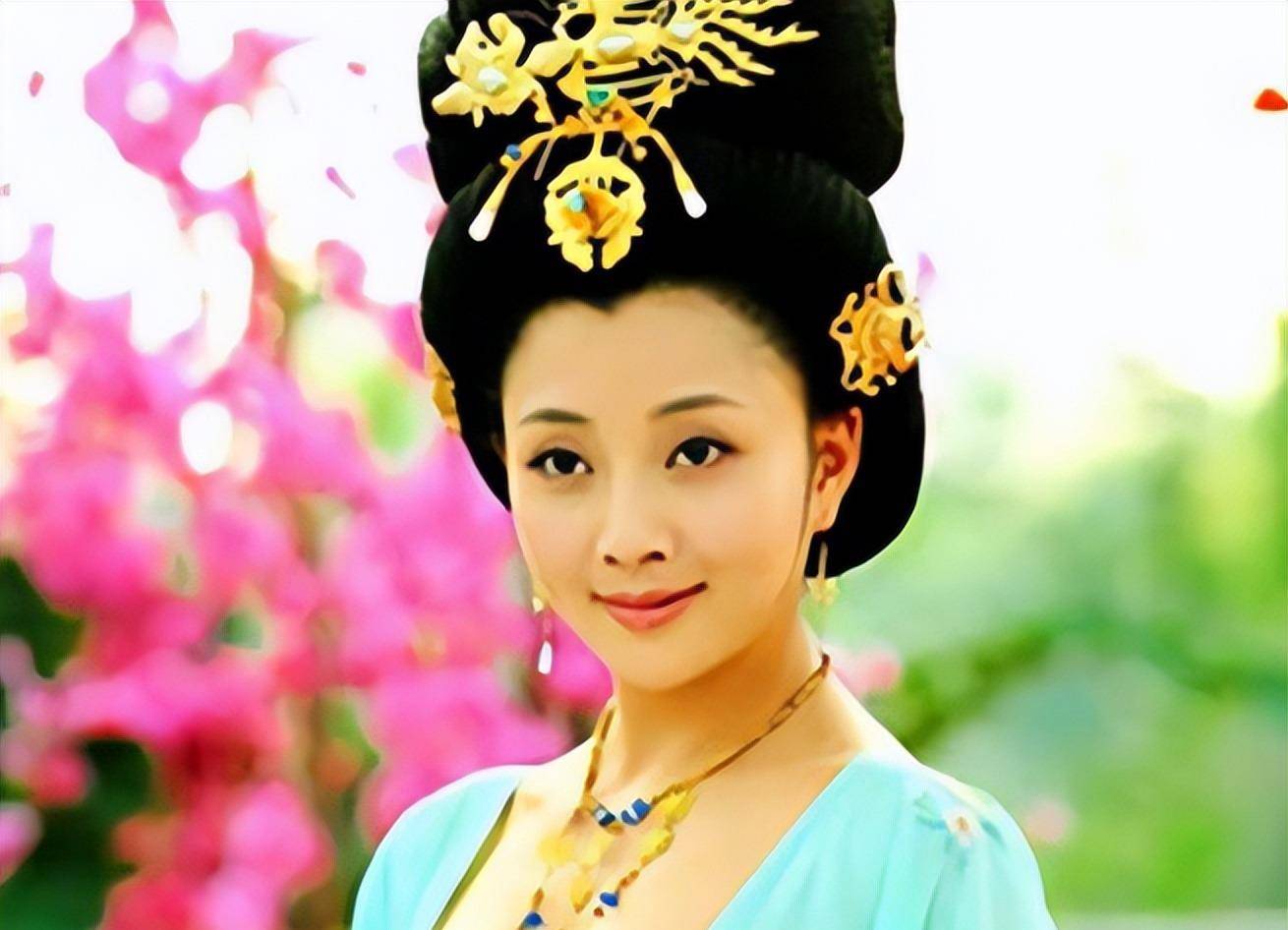 杨贵妃是唐玄宗的妃子,因体态丰腴,容貌美丽而成为古代四大美女之一