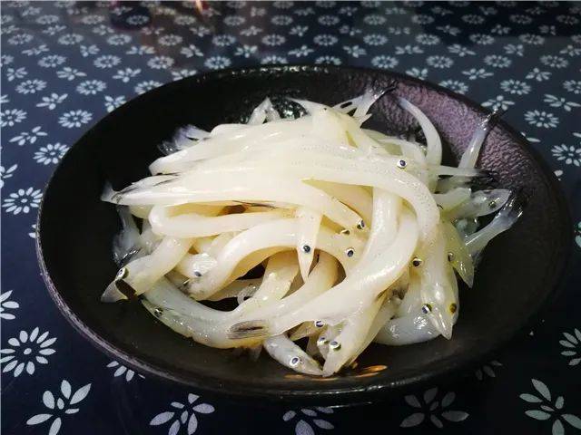 吴棠吃女山湖银鱼 | 贡发芹