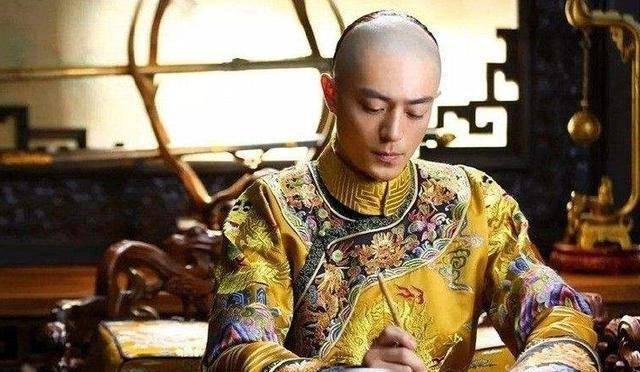 末代皇帝溥仪回忆悲惨童年:饿急了吃鱼饲料,身体被宫女掏空