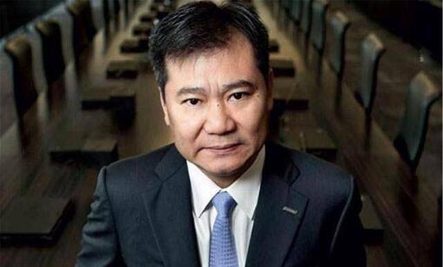 中国低调的富豪年入6000万,曾投资万达亏钱,怒而买37家万达百货