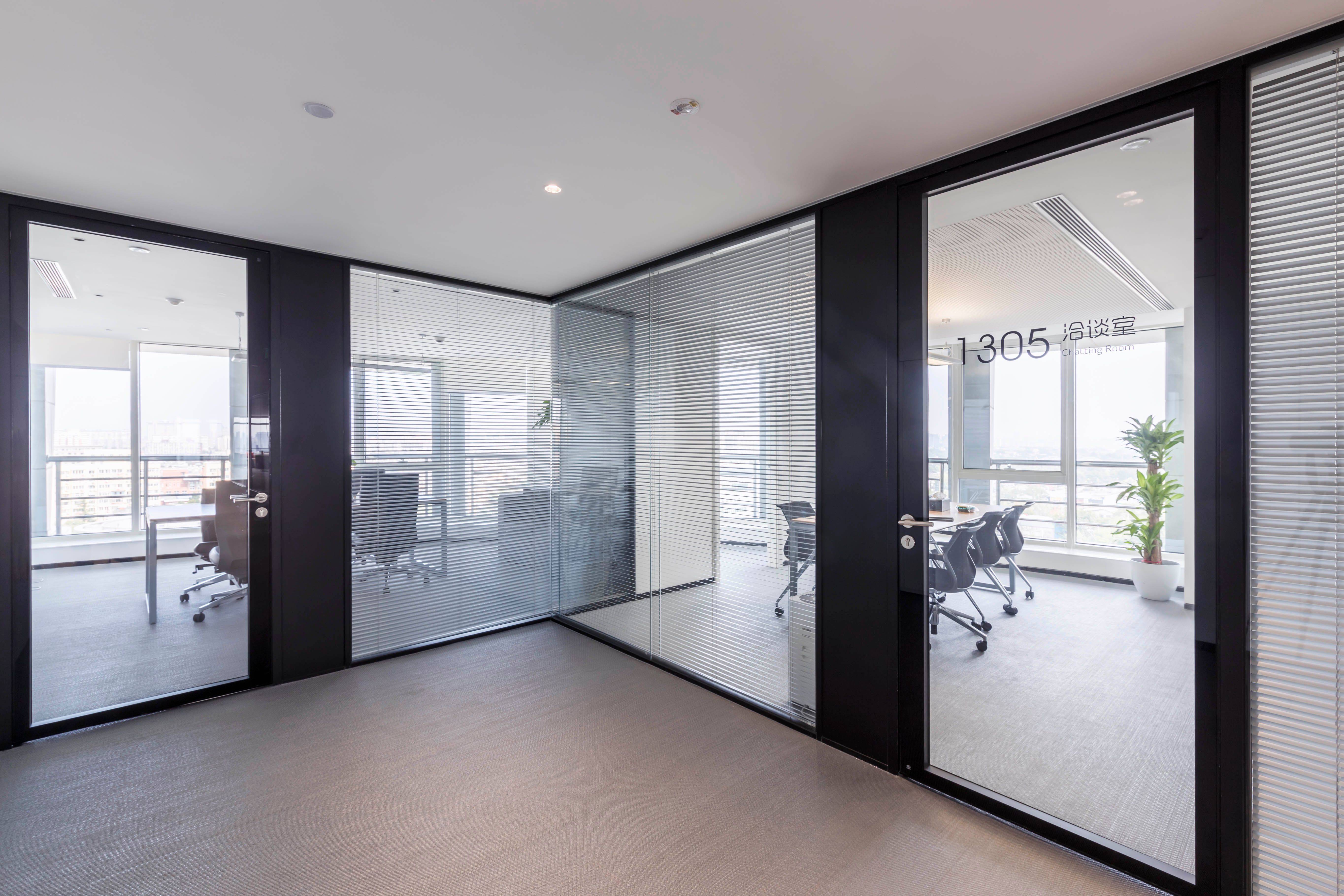 深圳地区办公室百叶隔断价格参考数据及因素分析