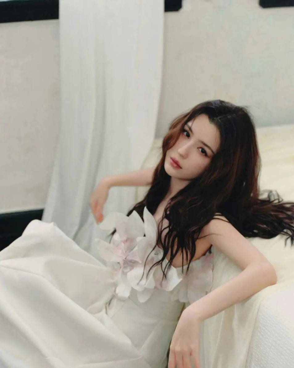 哈妮克孜的美腿玉足惊艳全场!