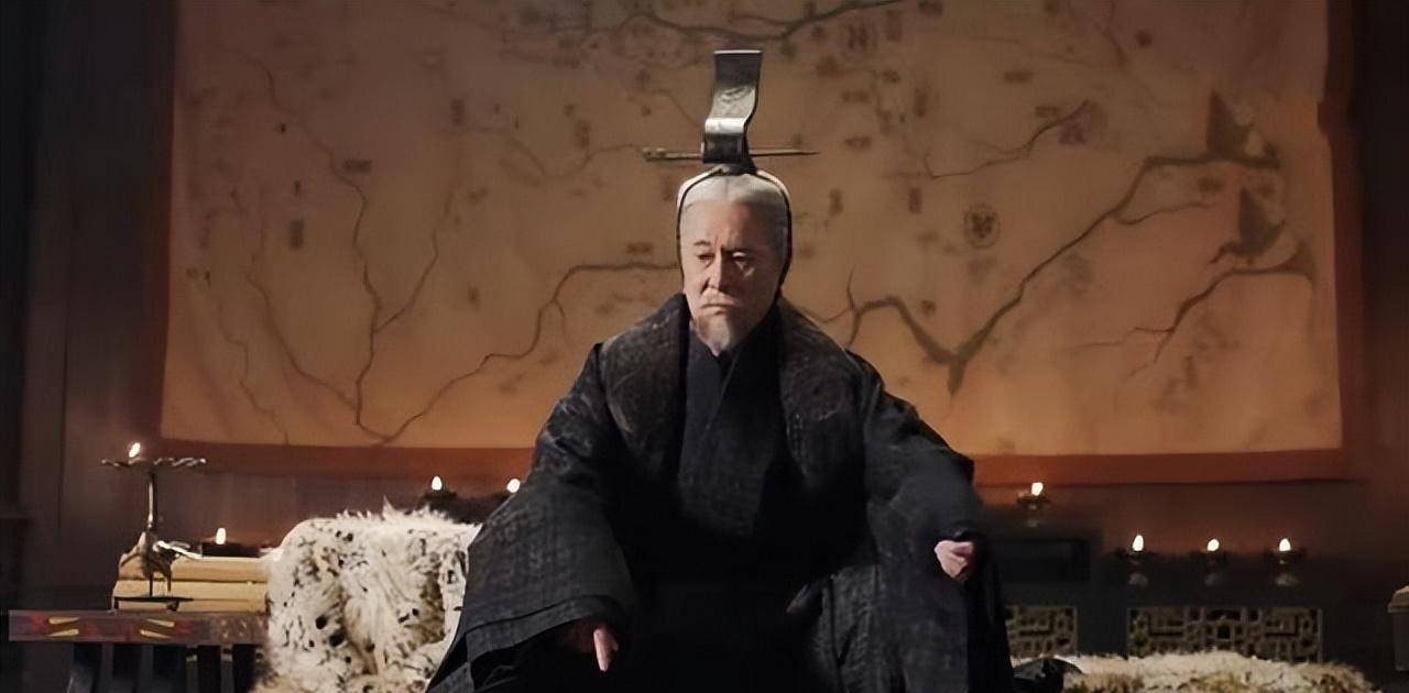 先来理一下关系:秦始皇的父亲叫异人,异人的父亲是安国君,安国君的