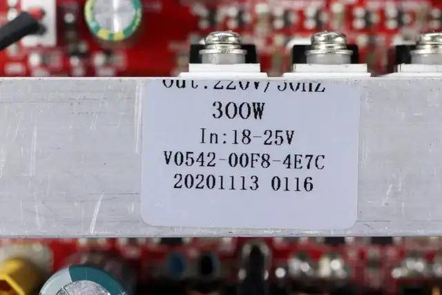 内置48颗东磁18650电芯,奥睿科449wh户外电源拆解