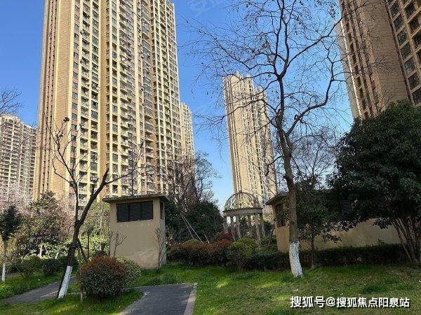 有世茂广场,奥特莱斯广场,正广场和宏基财富广场等大型商业综合体