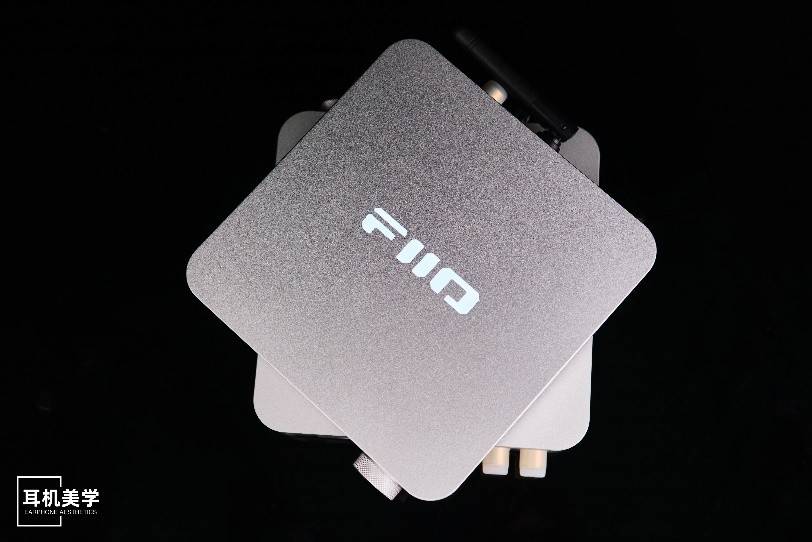 烧友应该人手一台的流媒体神器——飞傲sr11 首发开箱