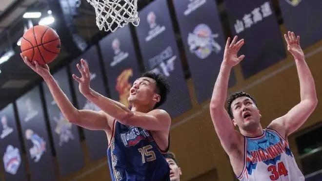 在同曦男篮内线人员并不充足的情况下,刘东有望在新赛季