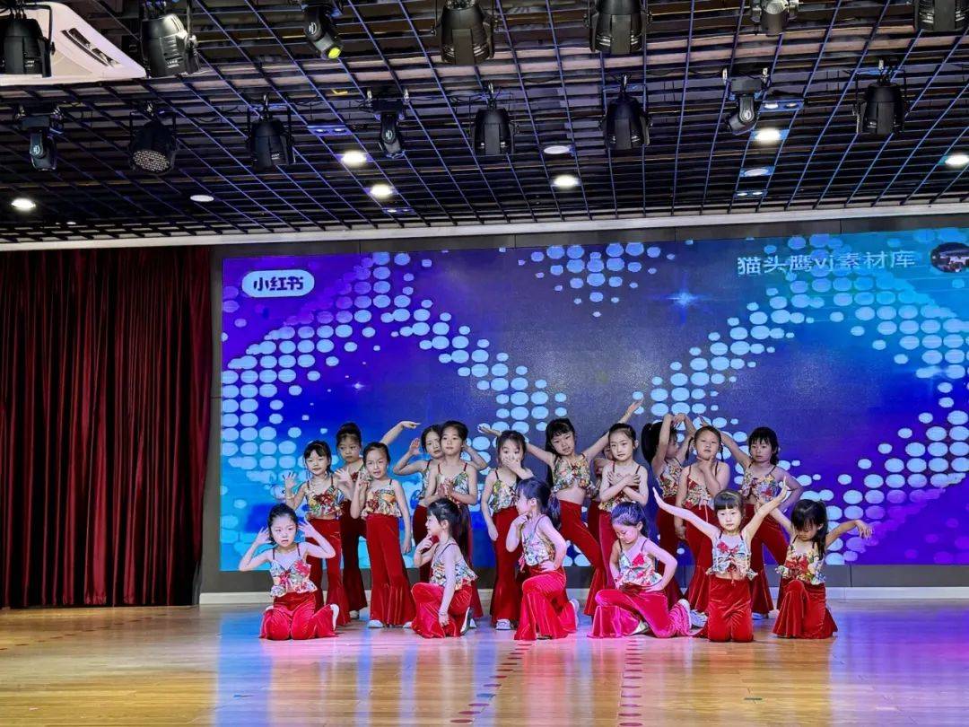 梦想起航,童心飞扬——余干县实验幼儿园毕业典礼活动