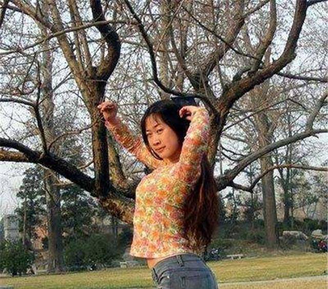 网红鼻祖"芙蓉姐姐":曾被全网黑,交往小鲜肉生子后过得如何?