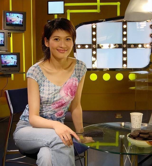 沈爸爸是公务员,沈妈妈是老师,沈氏夫妇给女儿起名为沈星,自然是希望