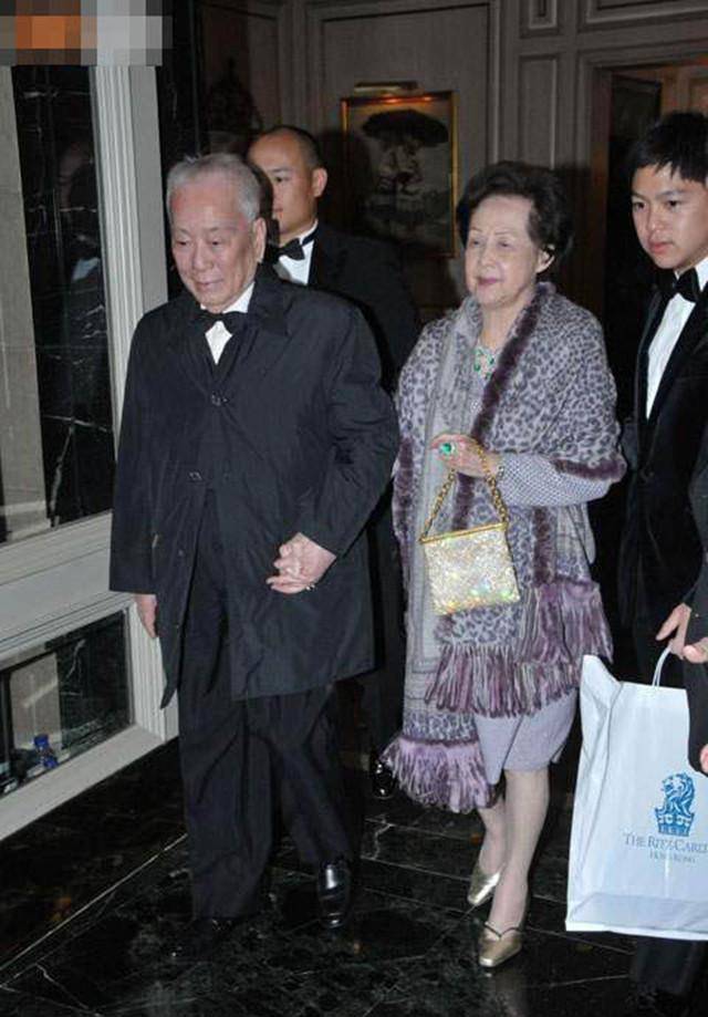 许世勋一生只有一位妻子便是简剑勋,夫妻二人携手相