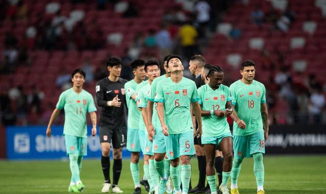 强援加盟!中国国足锋线引进新归化球员,备战18强赛