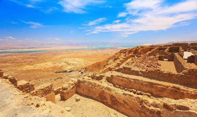 在今天的青海省海南州共和县的铁卜加村,尚存有吐谷浑古都遗址,考古