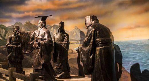 秦始皇派十万囚徒斩龙脉,不料触动陨石,秦朝先灭亡