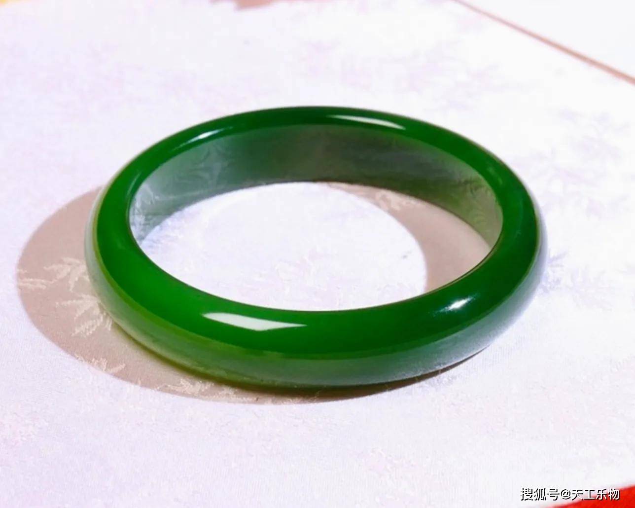 老料与老坑!碧玉籽料和俄碧山料的顶级和田玉!_玉质_玉色_和田地区