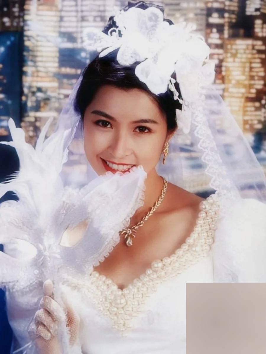 44岁郭蔼明甜美面孔纯欲天花板,写真曝光惊艳全场,美貌与才华俱佳