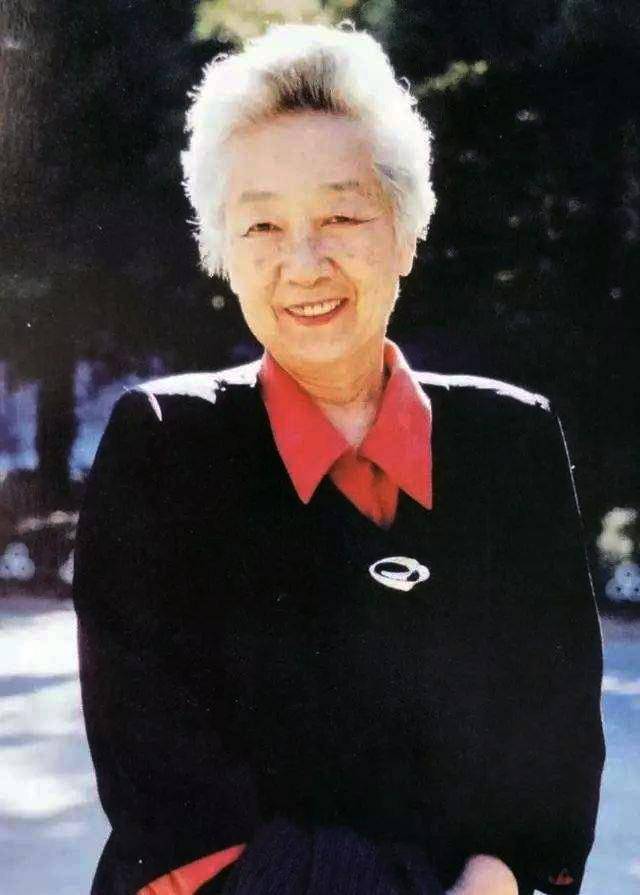 著名演员田方:两段婚姻4个儿子,患癌早逝,遗孀于蓝的坚守催泪