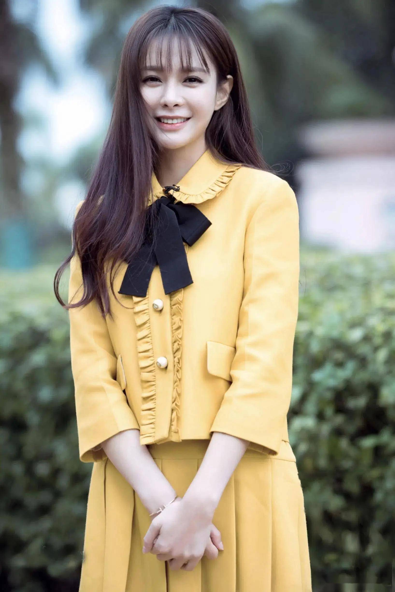 杜海涛34岁妻子沈梦辰,这谁顶得住!性感写真散发魅力四溢!