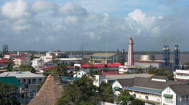 这两个国家如今依旧是殖民地,殖民主央求其独立,他们却不乐意