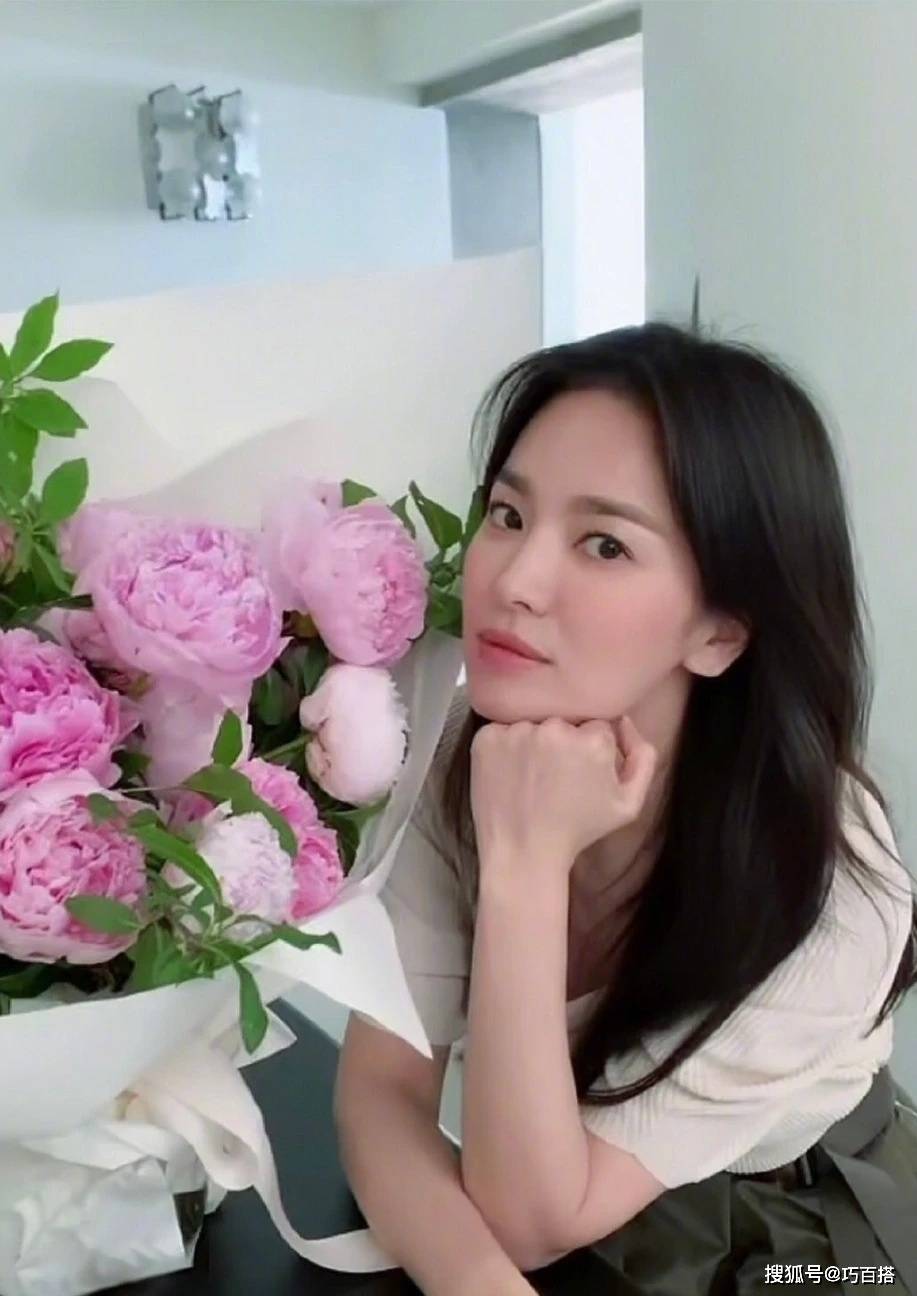 43岁宋慧乔状态太撩人!低调又谦逊,以"少女"之称也没人反驳