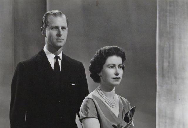 随之而来的是菲利普对婚姻的不忠诚,女王很快就发现了,但是为了王室的