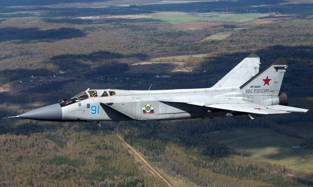 现役最大战机,看一眼它和波音737"排排站",你就知道有多大了