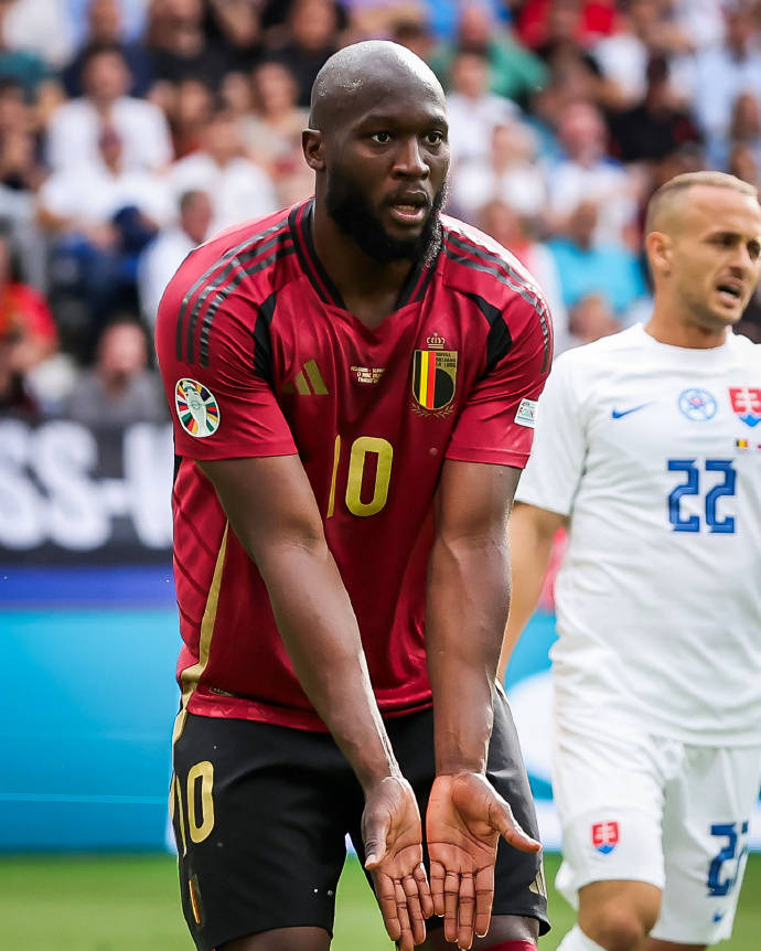 单刀失误,半空门不进!卢卡库搞笑演小品,后续内讧队友空门不传