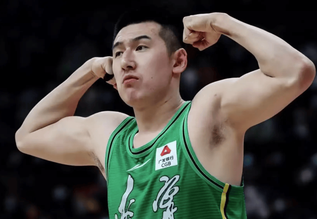 无缘顶薪?曝付豪或被挖角,辽宁夺冠奖金敲定,韩德君赵继伟斗嘴