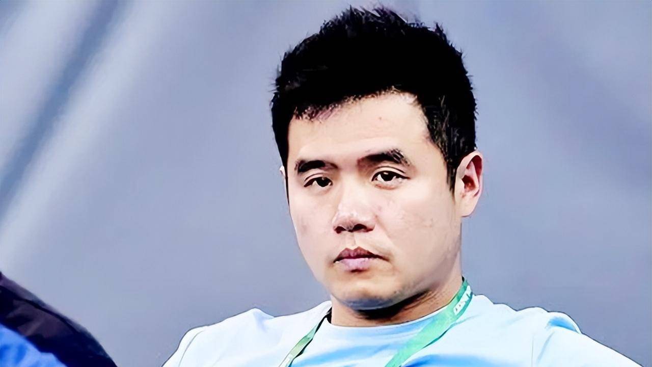 两人接连打出平局,期间出现了4次赛点,往往金泽洙刚要杀死比赛,刘国正