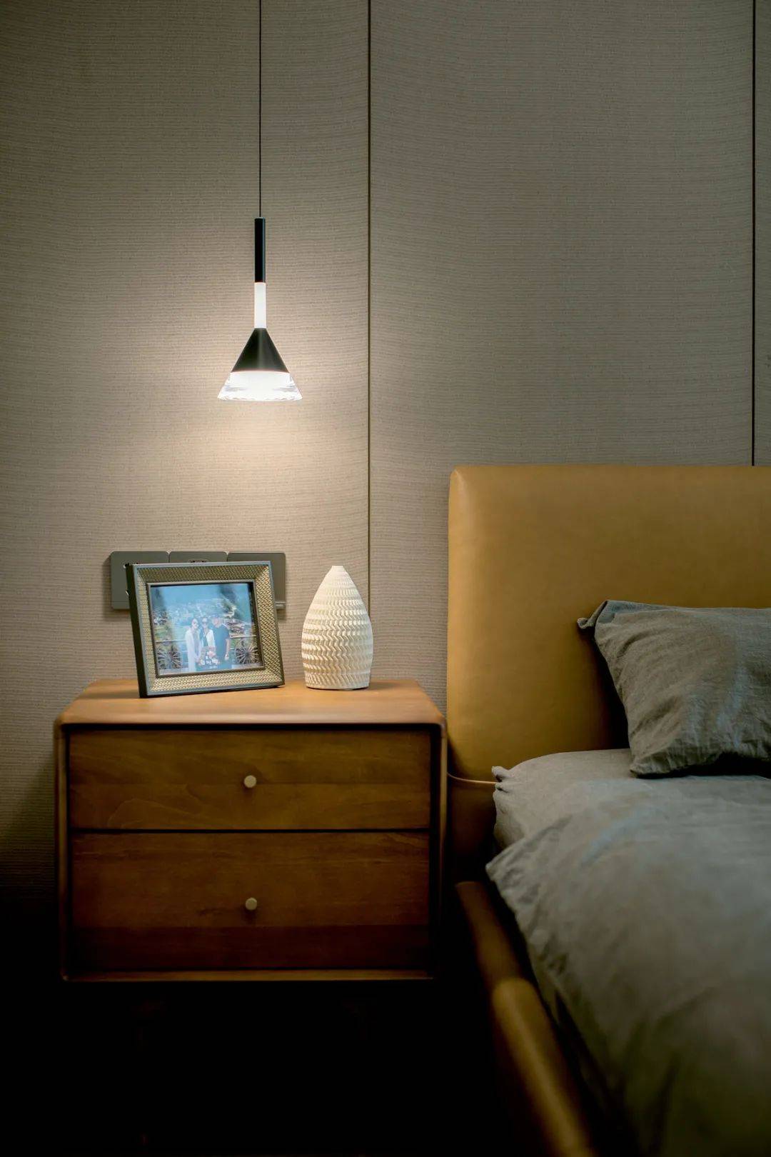 设计师肖丽材质与光影组合的自然气息渲染舒缓生活底调致敬中国设计