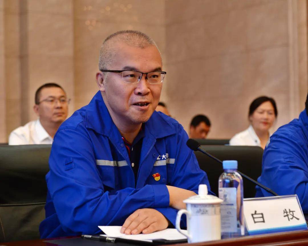 云南大理鹤庆县党政代表团到中国船舶大连造船回访考察