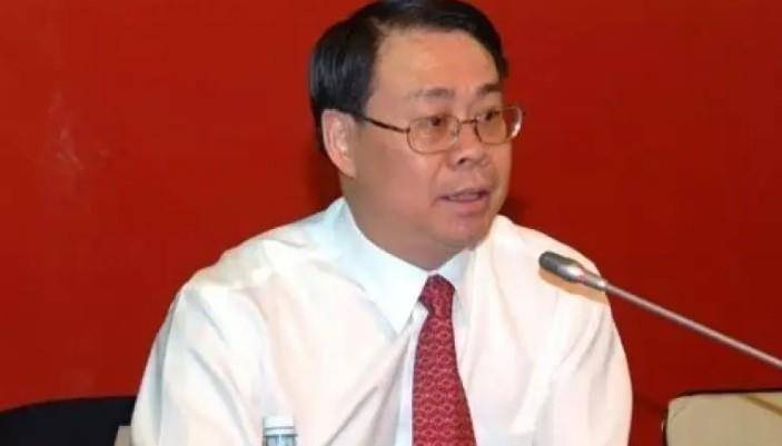 女贪罗敏覆灭记:为升职跟上司有染,被捕仍喊有捷径为何不试?