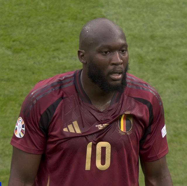 卢卡库遭var吹进球搞笑一幕连连成欧洲杯焦点