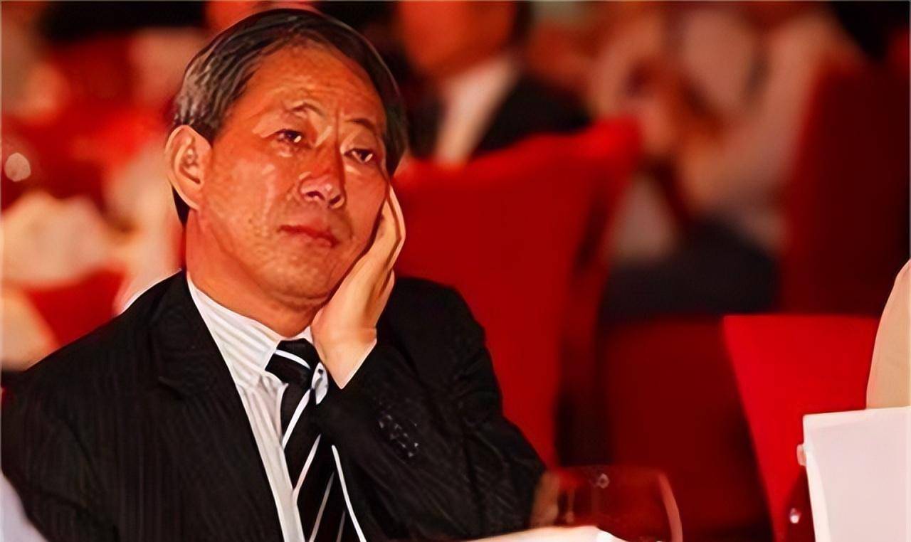 中国狂人严介和:娶学生,180天夷平700座山,儿子接下千亿帝国_严昊